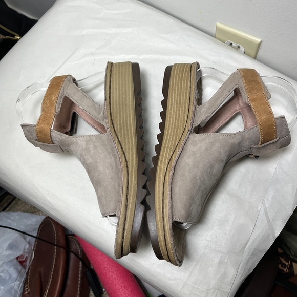 Naot Verbena Cutout Gladiator Sandals in Olive Neutral Size 36 US 5.5 - Picture 4 of 12